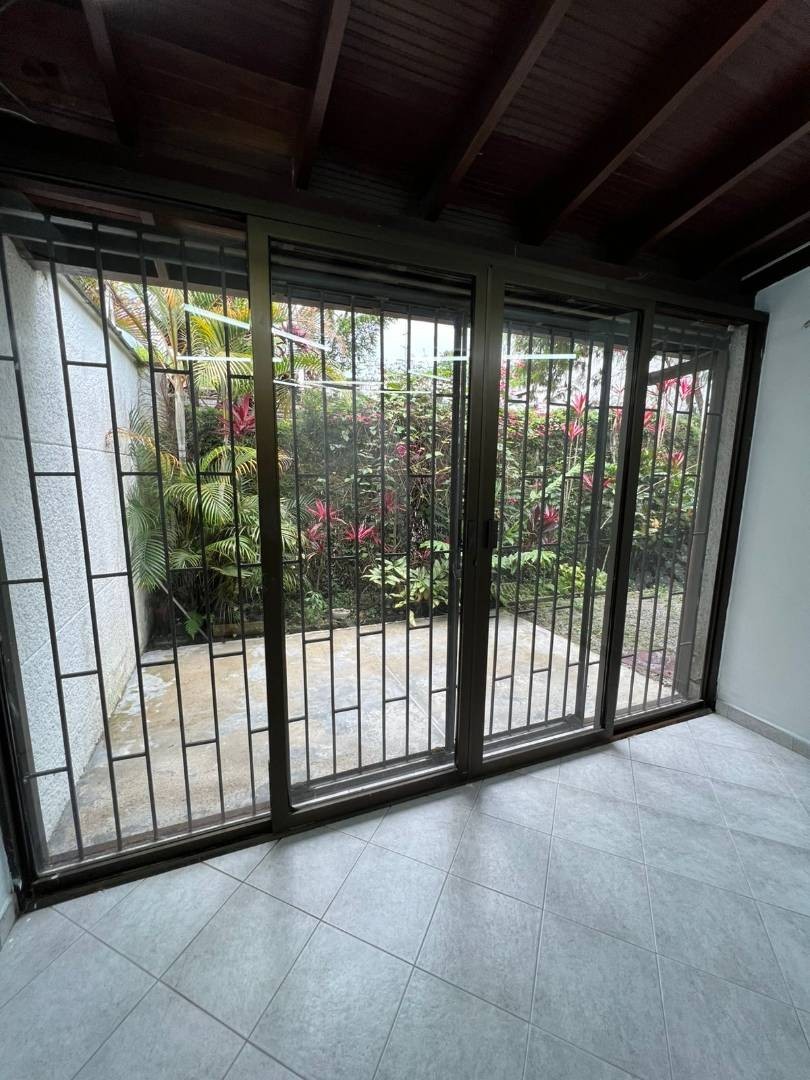 Casa en arriendo en El Poblado, Medellín · foto 5 de 16