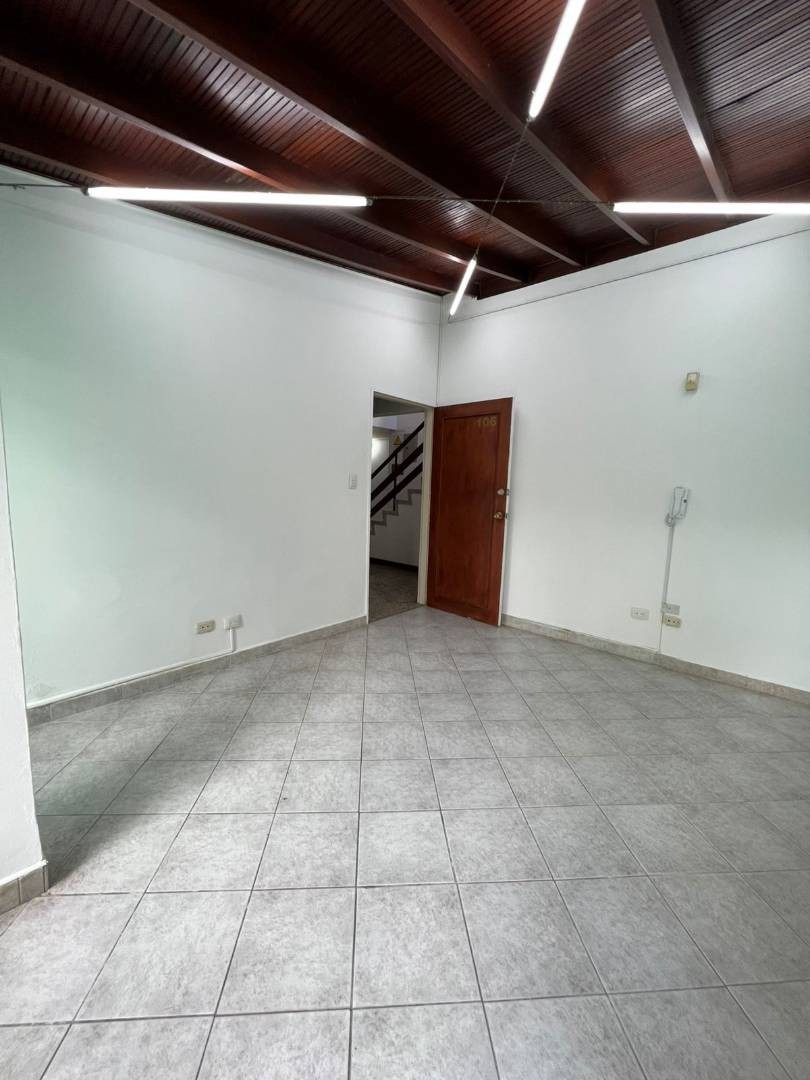 Casa en arriendo en El Poblado, Medellín · foto 9 de 16