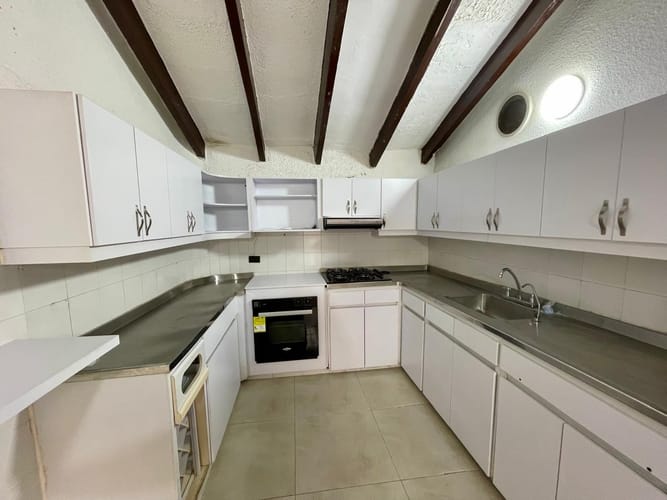 Casa de 4 alcobas en venta en La Flora, Cali, 259 m² · foto 3 de 22