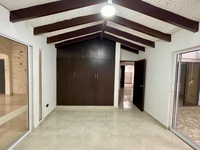 Casa de 4 alcobas en venta en La Flora, Cali, 259 m² · foto 9 de 22