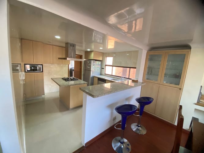 Apartamento de 5 alcobas en arriendo en Chico Norte, Bogotá, 300 m² · foto 4 de 24