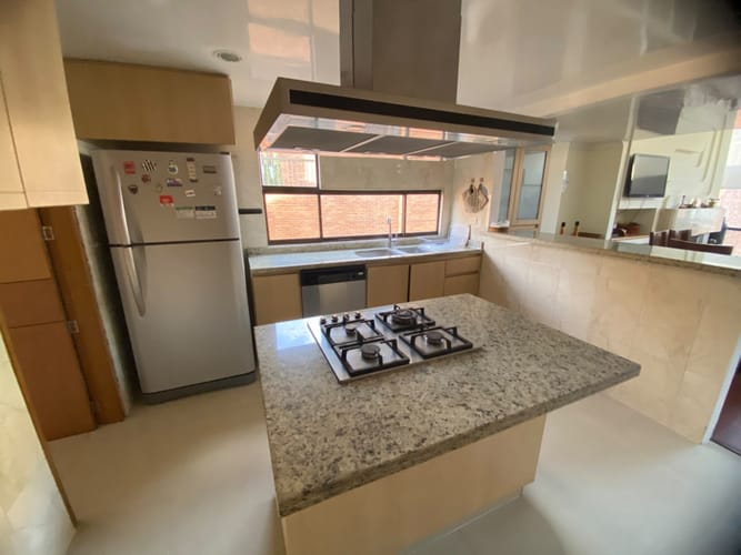 Apartamento de 5 alcobas en arriendo en Chico Norte, Bogotá, 300 m² · foto 6 de 24