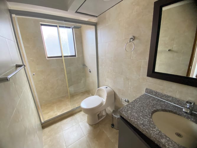 Apartamento de 5 alcobas en arriendo en Chico Norte, Bogotá, 300 m² · foto 15 de 24