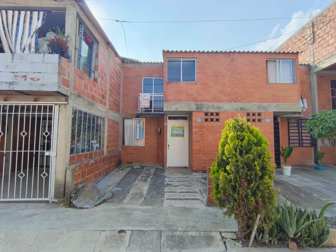 Casa de 2 alcobas en venta en Cd. Terranova, Jamundí, 40 m² · foto 2 de 24
