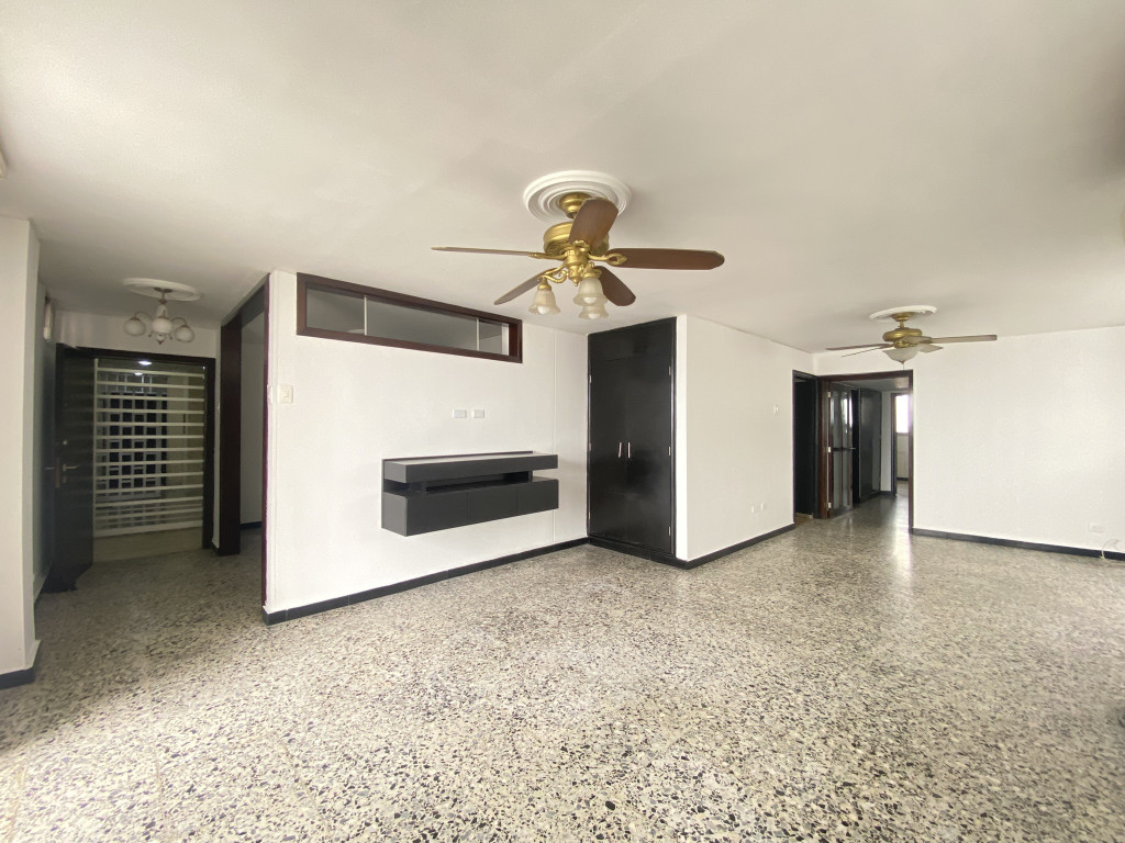 Apartamento en venta en Altos Del Prado, Barranquilla · foto 2 de 23