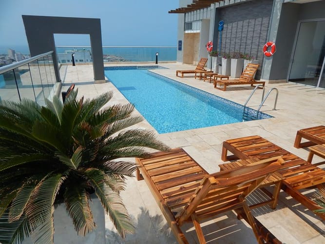 Apartamento de 3 alcobas en venta en El Cabrero, Cartagena, 149 m² · foto 3 de 24