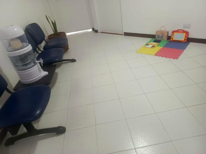 Local en venta en Conquistadores, Medellín, 380 m² · foto 10 de 20