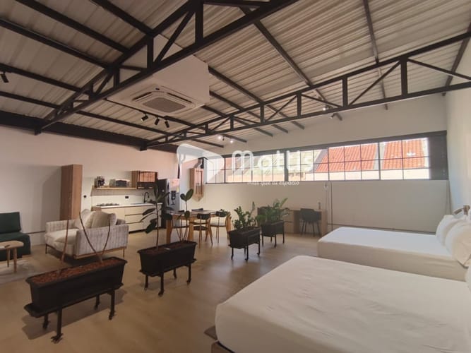 Edificio en venta en Laureles, Medellín, 1200 m² · foto 2 de 14