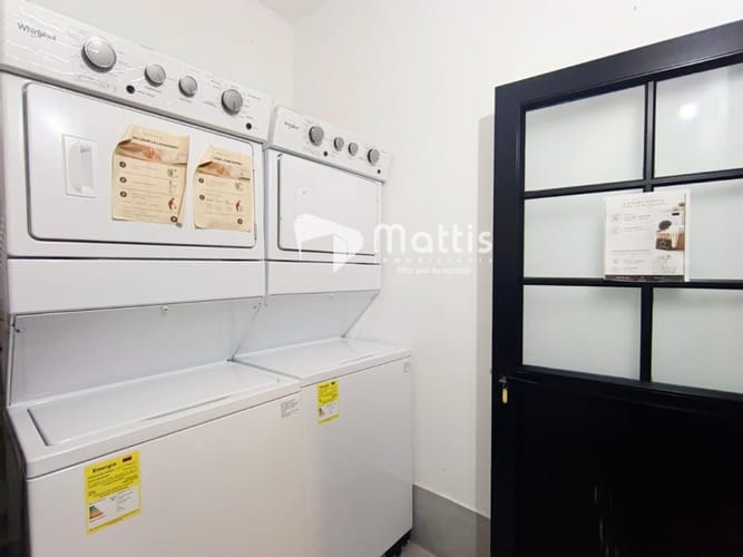 Edificio en venta en Laureles, Medellín, 1200 m² · foto 14 de 14