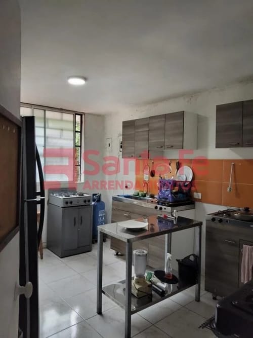 Casa de 9 alcobas en venta en Laureles, Medellín, 350 m² · foto 4 de 10