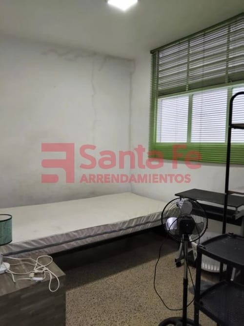 Casa de 9 alcobas en venta en Laureles, Medellín, 350 m² · foto 6 de 10