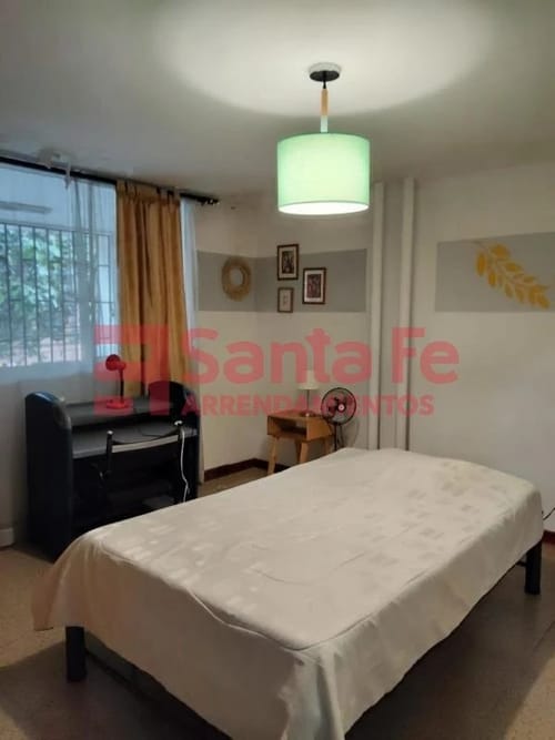 Casa de 9 alcobas en venta en Laureles, Medellín, 350 m² · foto 8 de 10