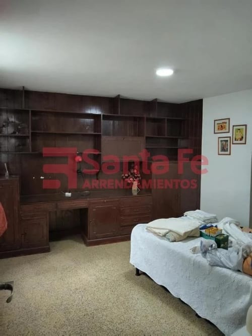 Casa de 9 alcobas en venta en Laureles, Medellín, 350 m² · foto 10 de 10