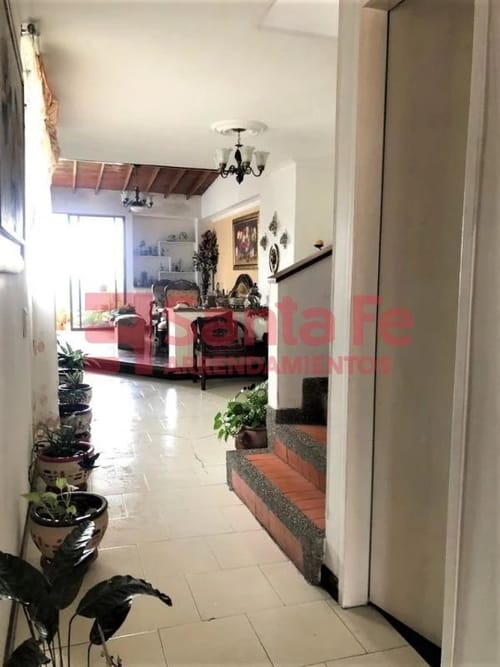 Apartamento de 4 alcobas en venta en Los Colores, Medellín, 226 m² · foto 6 de 10