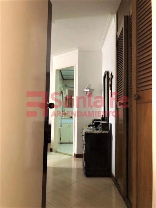 Apartamento de 4 alcobas en venta en Los Colores, Medellín, 226 m² · foto 9 de 10