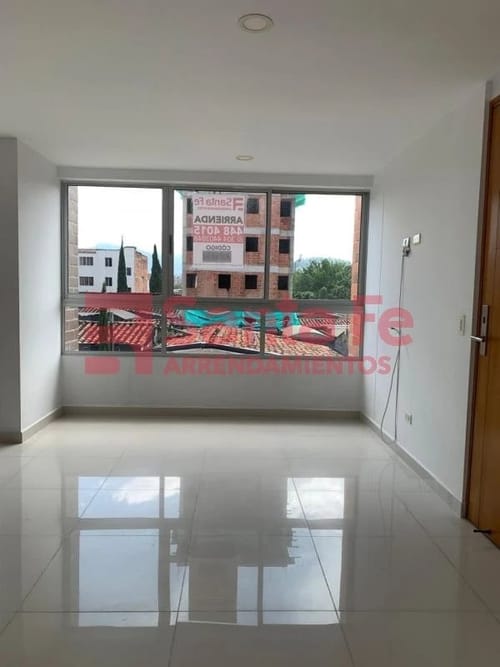 Apartamento de 3 alcobas en venta en Lourdes, Medellín, 94 m² · foto 2 de 10