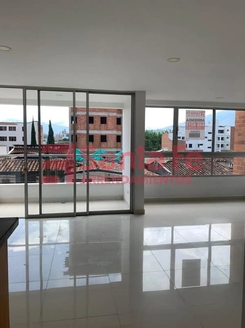 Apartamento de 3 alcobas en venta en Lourdes, Medellín, 94 m² · foto 3 de 10