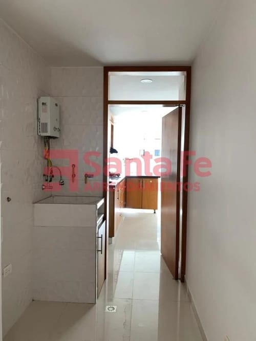 Apartamento de 3 alcobas en venta en Lourdes, Medellín, 94 m² · foto 8 de 10