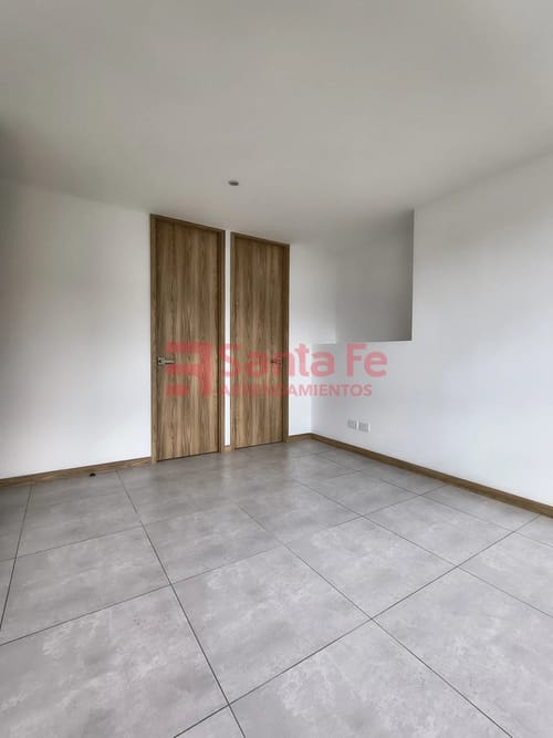 Apartamento de 1 alcoba en arriendo en Prados De Sabaneta, Sabaneta, 42 m² · foto 2 de 10