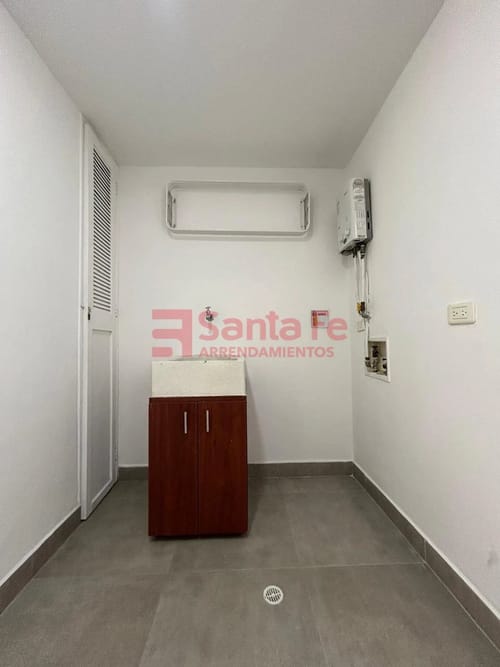 Apartamento de 3 alcobas en venta en Laureles, Medellín, 77 m² · foto 9 de 10