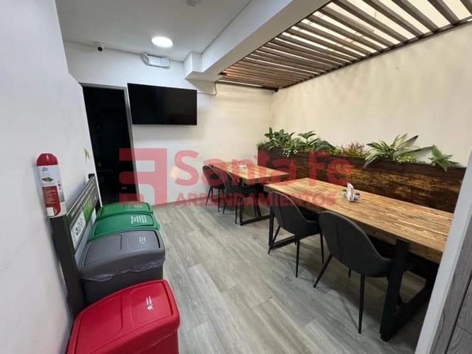 Casa de 9 alcobas en venta en Laureles, Medellín, 210 m² · foto 3 de 10