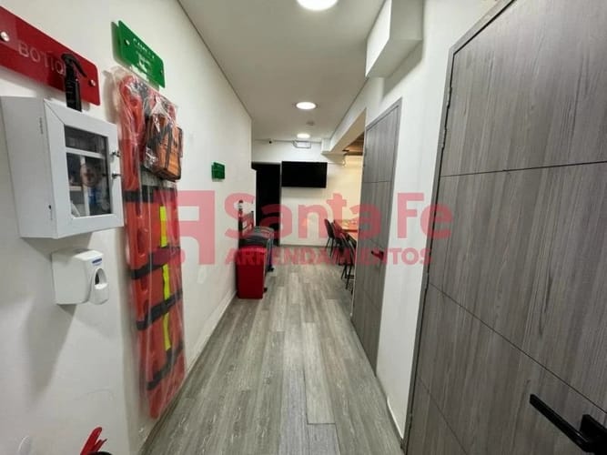 Casa de 9 alcobas en venta en Laureles, Medellín, 210 m² · foto 4 de 10