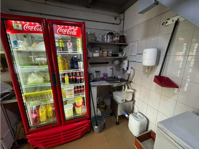 Local en venta en Ditaires, Itagüí, 19 m² · foto 2 de 9