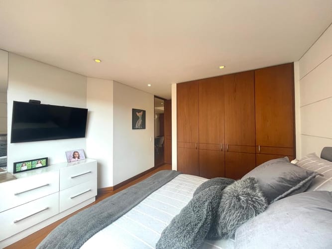 Apartamento de 2 alcobas en venta en Santa Barbara, Bogotá, 77 m² · foto 7 de 14