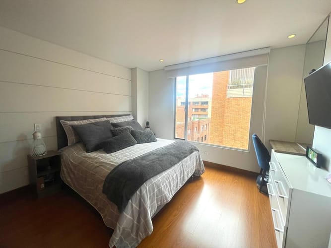 Apartamento de 2 alcobas en venta en Santa Barbara, Bogotá, 77 m² · foto 9 de 14