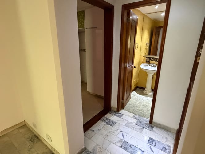 Apartamento en venta en Los Rosales, Bogotá · foto 16 de 24