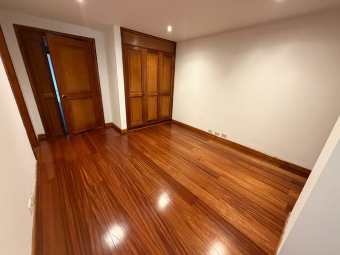 Apartamento en venta en Los Rosales, Bogotá · foto 15 de 24