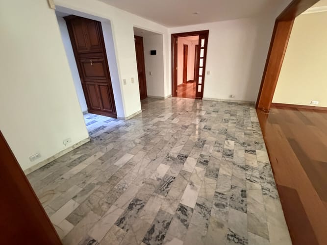 Apartamento en venta en Los Rosales, Bogotá · foto 9 de 24