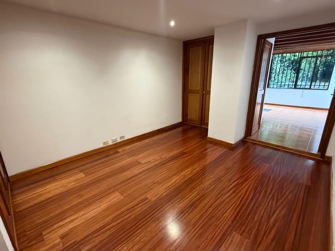 Apartamento en venta en Los Rosales, Bogotá · foto 13 de 24