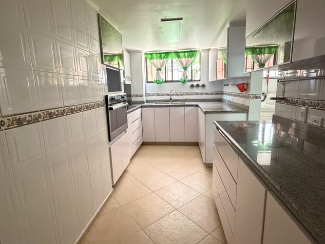 Apartamento en venta en Los Rosales, Bogotá · foto 4 de 24