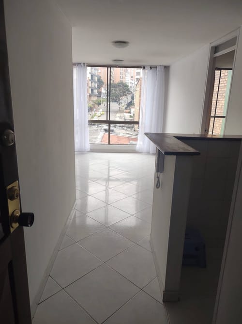Apartaestudio en venta en Chapinero, Bogotá, 34 m² · foto 2 de 12