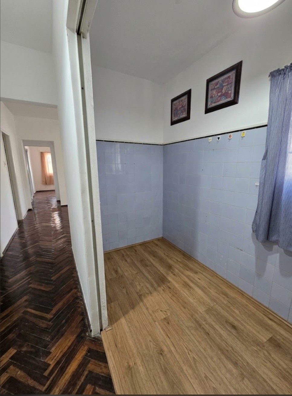 Exclusivo apartamento de 1 dormitorio, luminoso y tranquilo, en 2º piso por cómoda escalera, al contrafrente, en alquiler a pasos de Montevideo Shopping. · Foto 12