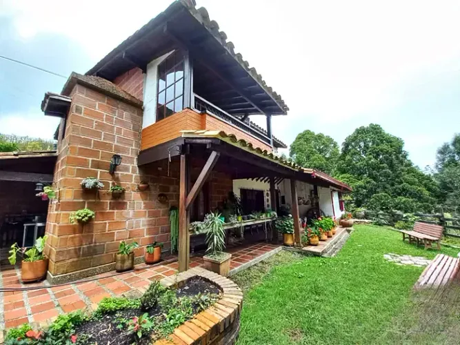 Finca en venta en La Charanga, Guarne, 64182 m² · foto 3 de 17