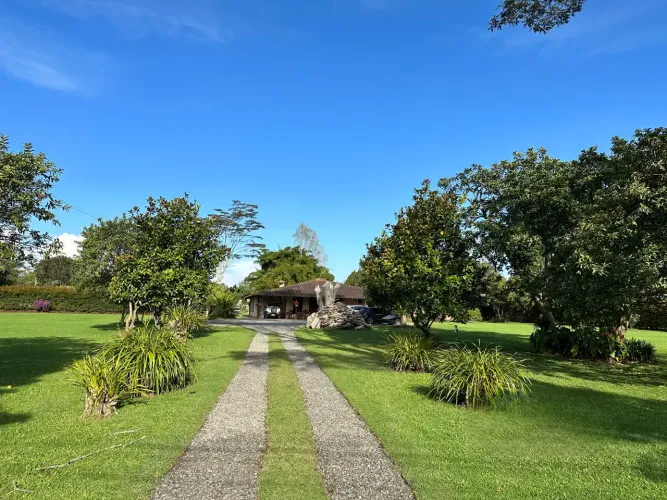 Casa de 5 alcobas en venta en Llano Grande, Rionegro · foto 4 de 4
