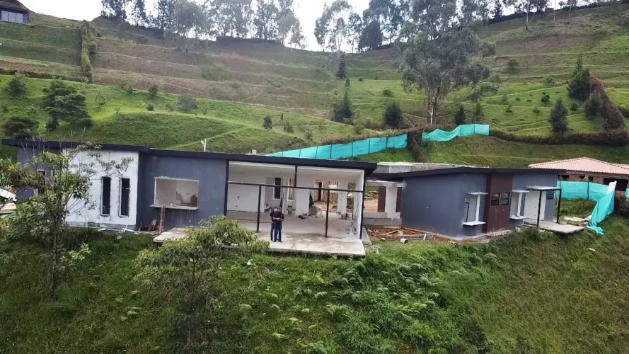 Casa de 4 alcobas en venta en Guarne, 1900 m² · foto 5 de 5