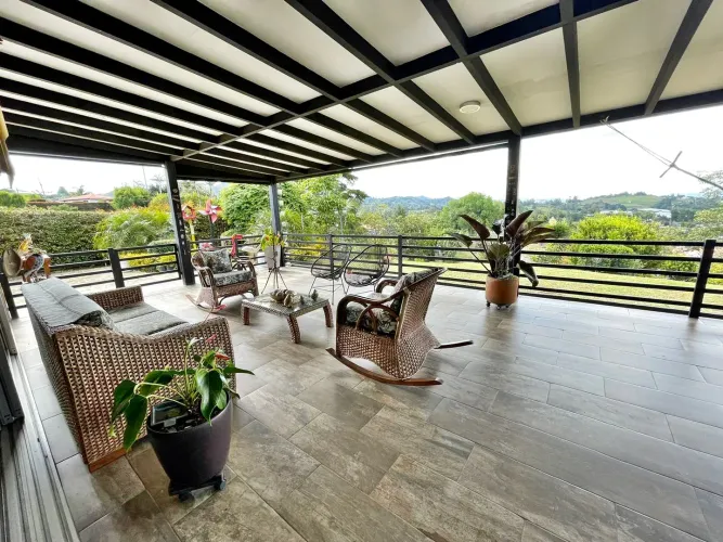 Casa de 5 alcobas en venta en La Ceja · foto 7 de 24