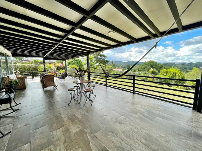 Casa de 5 alcobas en venta en La Ceja · foto 10 de 24