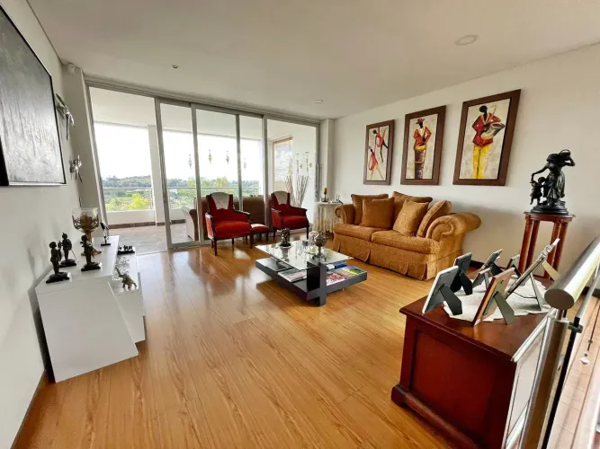 Casa de 5 alcobas en venta en La Ceja · foto 13 de 24