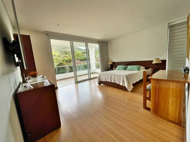 Casa de 5 alcobas en venta en La Ceja · foto 17 de 24