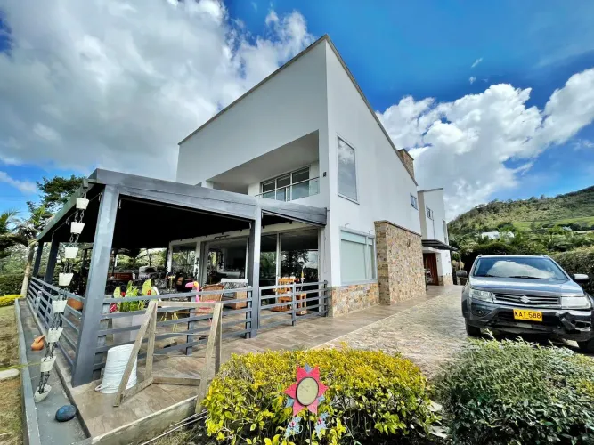 Casa de 5 alcobas en venta en La Ceja · foto 20 de 24
