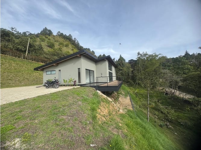 Casa de 3 alcobas en venta en El Tambo, La Ceja, 220 m² · foto 4 de 22