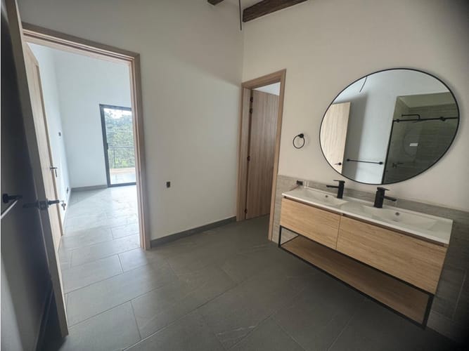 Casa de 3 alcobas en venta en El Tambo, La Ceja, 220 m² · foto 13 de 22