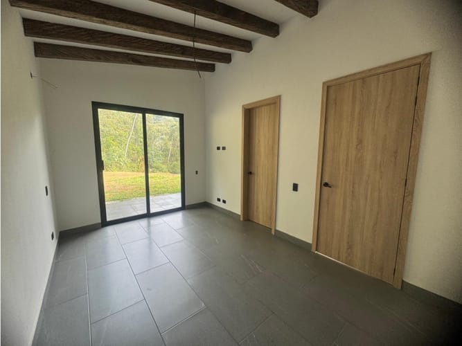 Casa de 3 alcobas en venta en El Tambo, La Ceja, 220 m² · foto 18 de 22