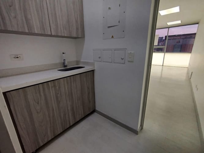Oficina en arriendo en Las Vegas, Envigado, 37 m² · foto 8 de 9