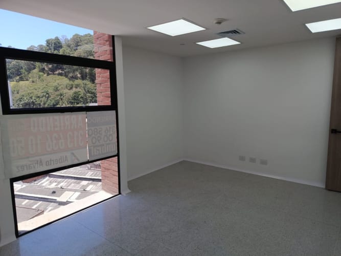 Consultorio en arriendo en Milla De Oro, Medellín, 35 m² · foto 2 de 12