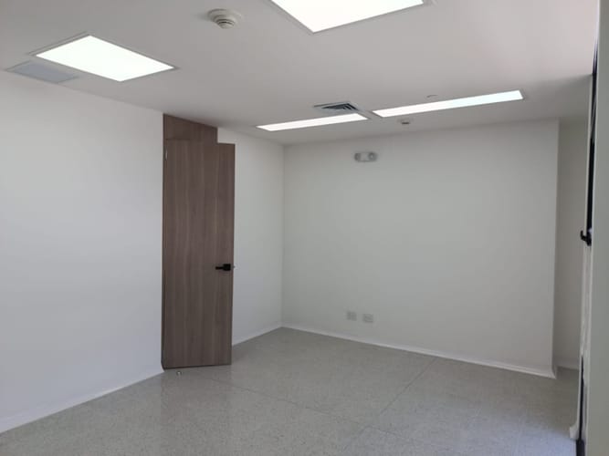 Consultorio en arriendo en Milla De Oro, Medellín, 35 m² · foto 3 de 12